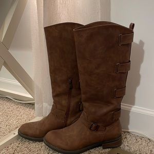 brown boots